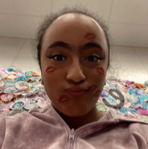 Meet your Posher, Isabella